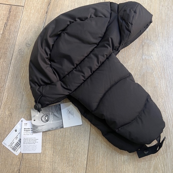 Wunder Puff Trapper Hat size S/M BLK
.this hat runs small - Picture 3 of 6